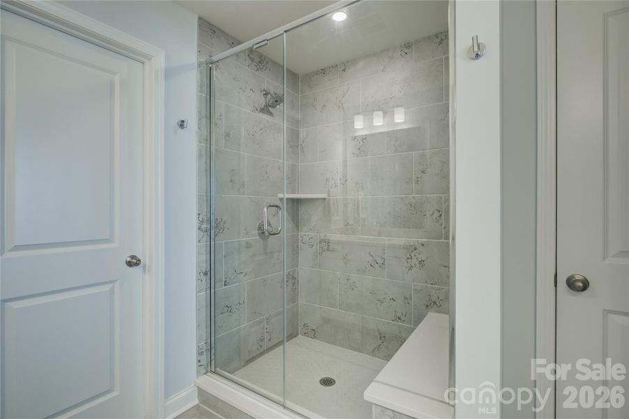 Image 47 of a home in Lakeside Glen.