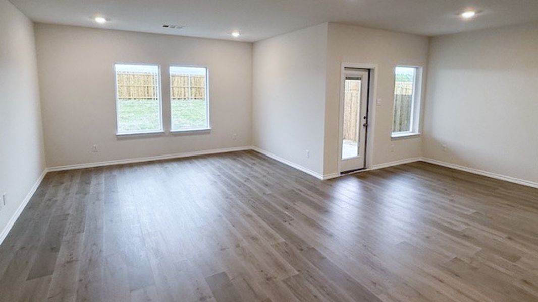 Spacious, unfurnished interior of a new home in Frontier Pointe, Princeton (Image 5).