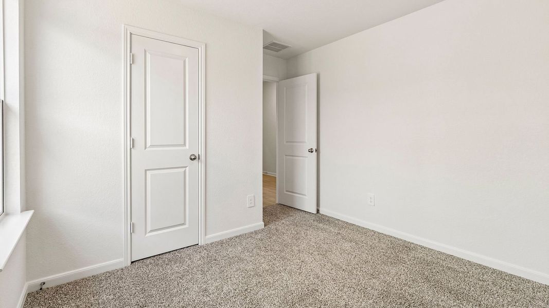 Spacious, unfurnished interior of a new home in Briarwood, Elgin (Image 30).