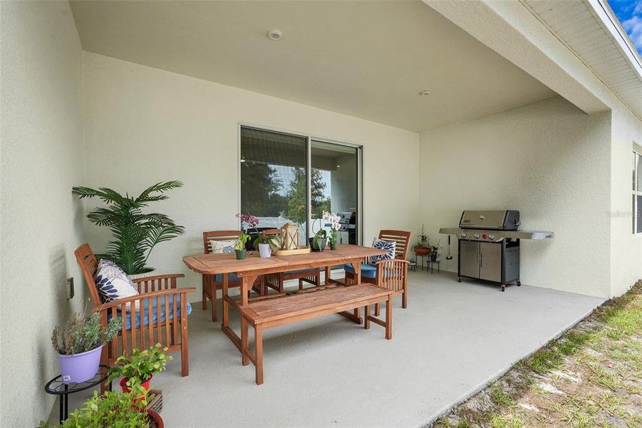 Exterior details and patio area of a home in , Clermont (Image 4).