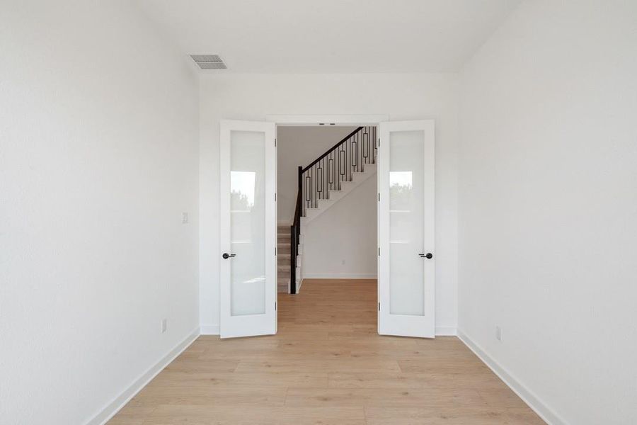 Spacious, unfurnished interior of a new home in Wolf Ranch, Georgetown (Image 27). Spacious, unfurnished interior of a new home in Wolf Ranch, Georgetown (Image 27).