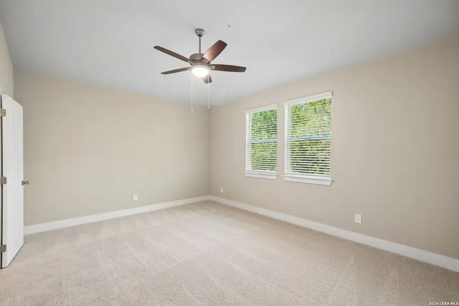 Spacious, unfurnished interior of a new home in Comanche Ridge, San Antonio (Image 31).