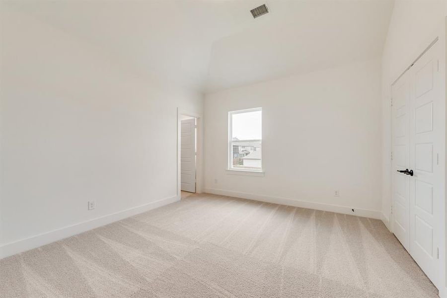 Spacious, unfurnished interior of a new home in Estates at Rockhill, Frisco (Image 33).