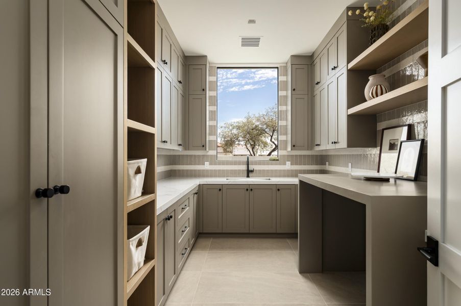 7031 E Paradise Drive-38