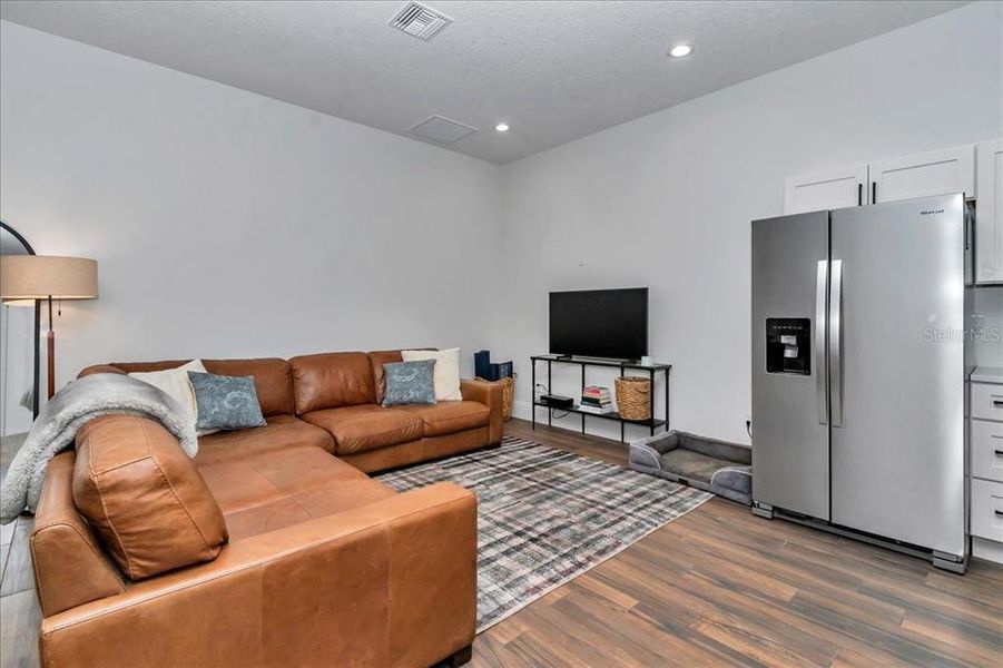 Furnished interior view inside a new home in , Citra (Image 13).