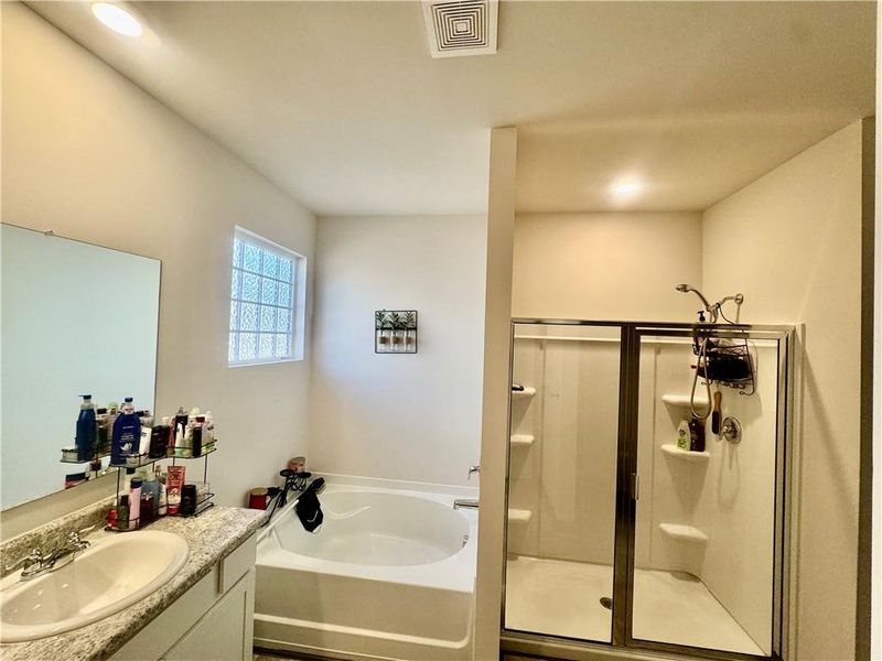 Furnished interior view inside a new home in Oakwood, Dallas (Image 16).