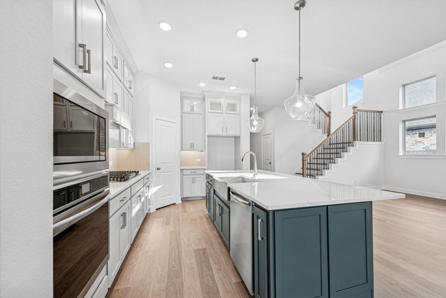 Furnished interior view inside a new home in Meridiana 55' Homesites, Manvel (Image 6). Furnished interior view inside a new home in Meridiana 55' Homesites, Manvel (Image 6).