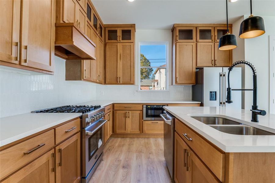 Furnished interior view inside a new home in , Rockwall (Image 6).