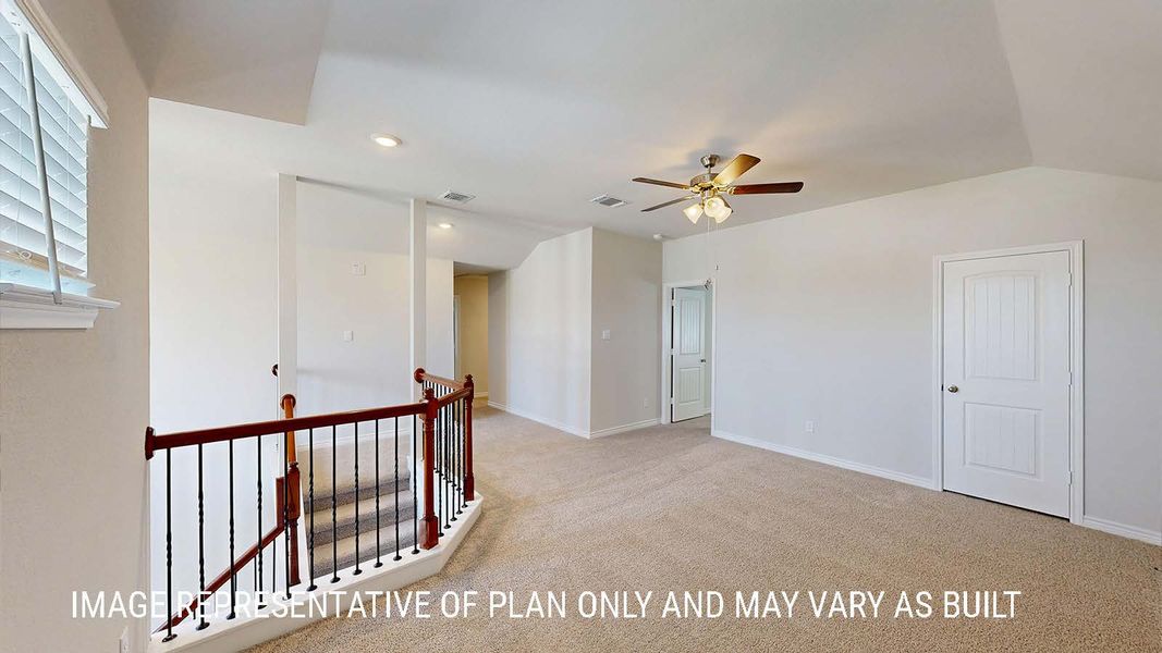 Spacious, unfurnished interior of a new home in Saddle Creek, Waco (Image 20).