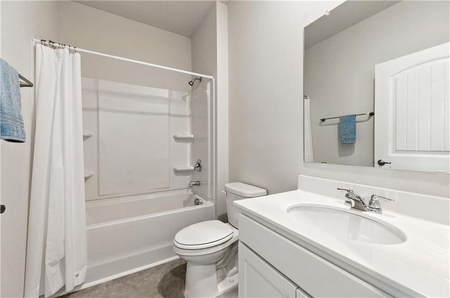 Furnished interior view inside a new home in , Acworth (Image 8).