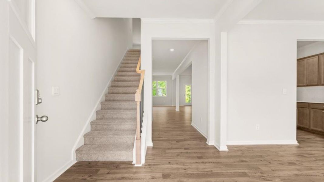 Spacious, unfurnished interior of a new home in Falcon Landing, Gainesville (Image 17).