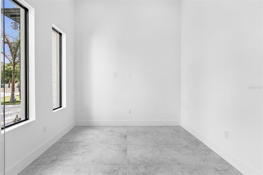 Spacious, unfurnished interior of a new home in , Lehigh Acres (Image 15).