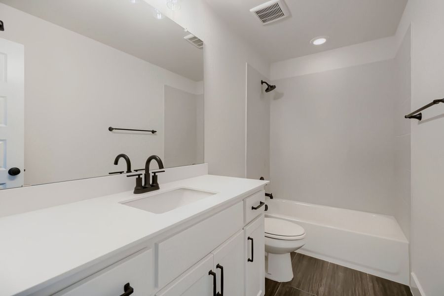 Plan 1543 Representative Photo - Secondary Bathroom