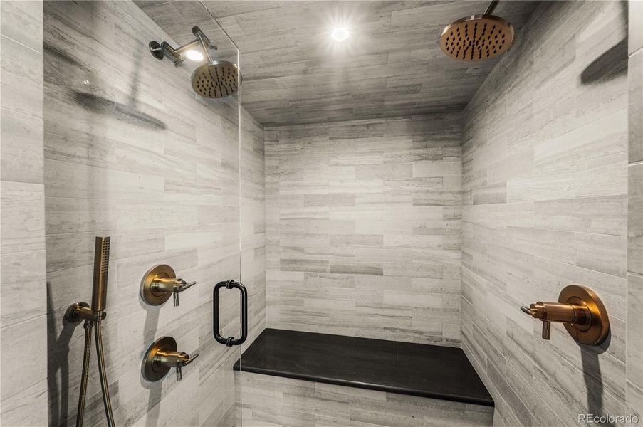 Primary steam shower Primary steam shower