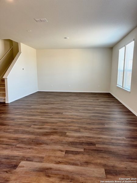 Spacious, unfurnished interior of a new home in Santa Clara, Converse (Image 22). Spacious, unfurnished interior of a new home in Santa Clara, Converse (Image 22).
