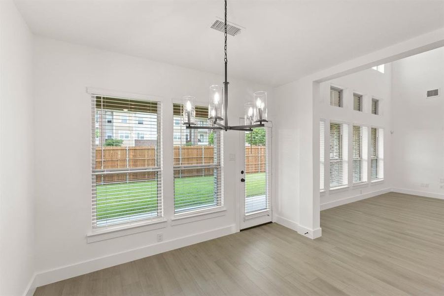 207 Tradd-Breakfast Nook-1
