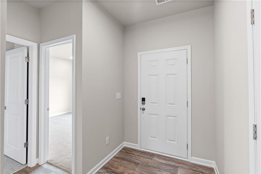 Spacious, unfurnished interior of a new home in Maple Village, Adairsville (Image 18).