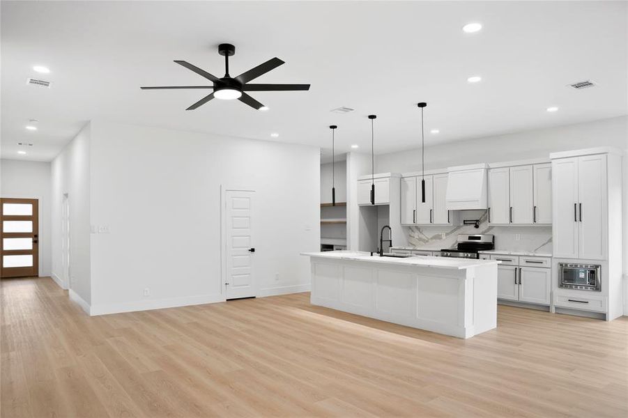 Furnished interior view inside a new home in , Dallas (Image 4).