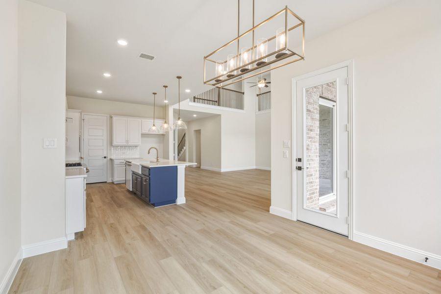 Spacious, unfurnished interior of a new home in Edgewater, Fate (Image 24).