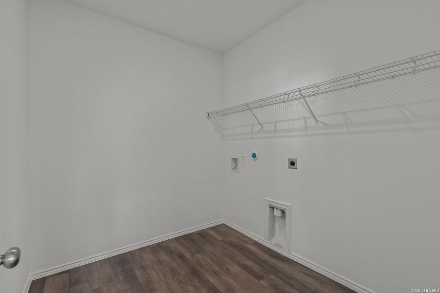 Spacious, unfurnished interior of a new home in Davis Ranch, San Antonio (Image 17).