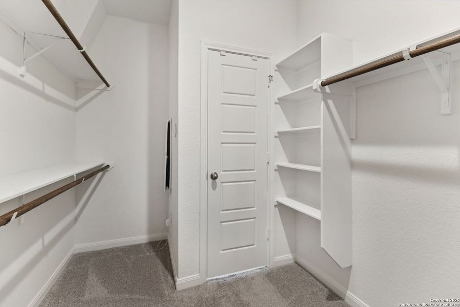 Image 54 of a home in Rhine Valley.