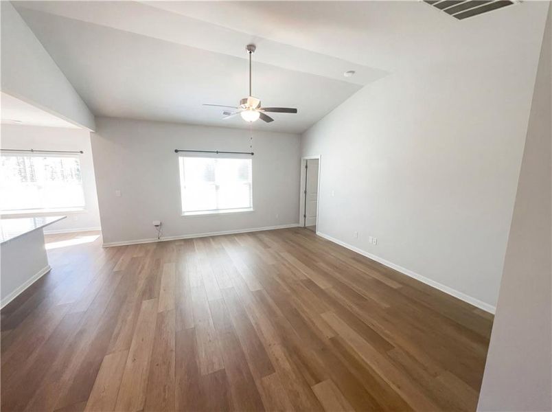 Spacious, unfurnished interior of a new home in , Grantville (Image 15).