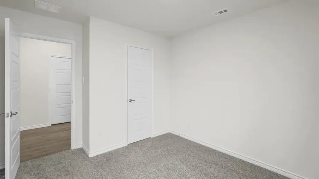 Spacious, unfurnished interior of a new home in Elevon, Lavon (Image 36).