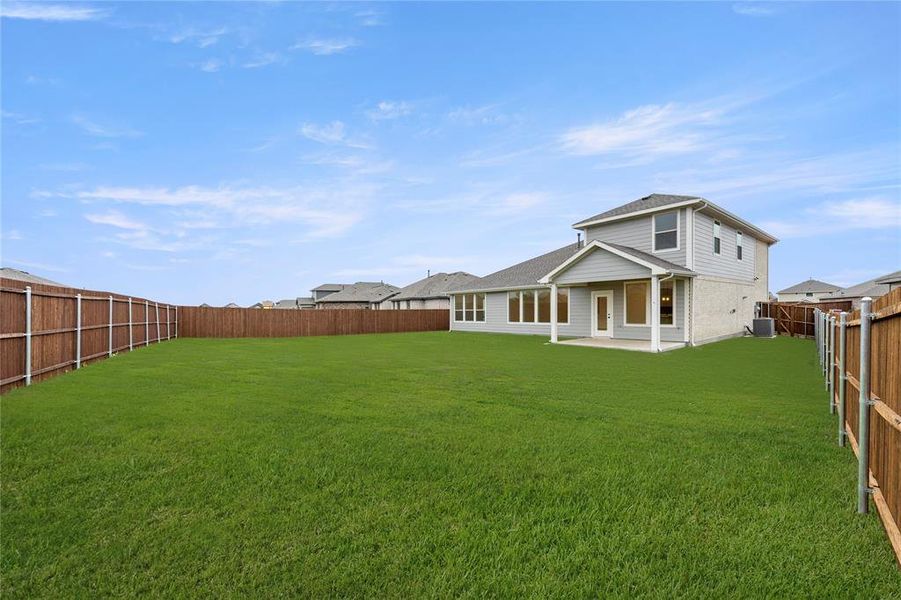 Front exterior of a new home in Waterscape, Royse City, TX, highlighting curb appeal (Image 22). Front exterior of a new home in Waterscape, Royse City, TX, highlighting curb appeal (Image 22).
