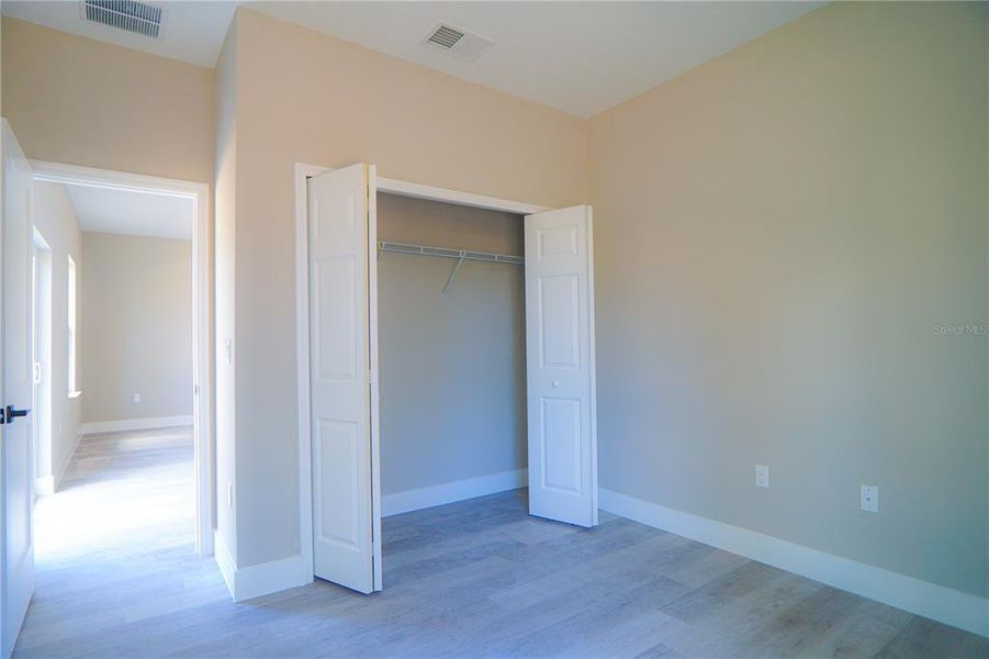 Spacious, unfurnished interior of a new home in , Ocala (Image 10).