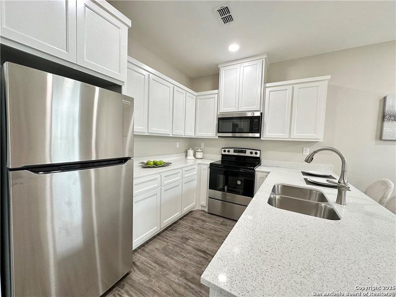 Furnished interior view inside a new home in , Alamo (Image 14).