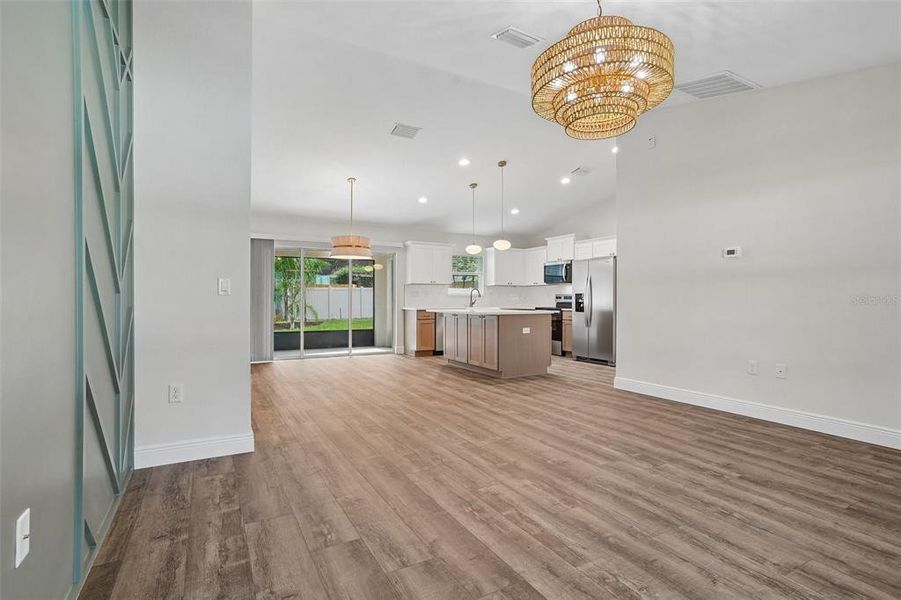 Spacious, unfurnished interior of a new home in , Citrus Springs (Image 42).