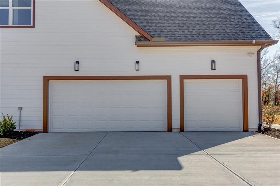 Exterior details and patio area of a home in , Jefferson (Image 33).