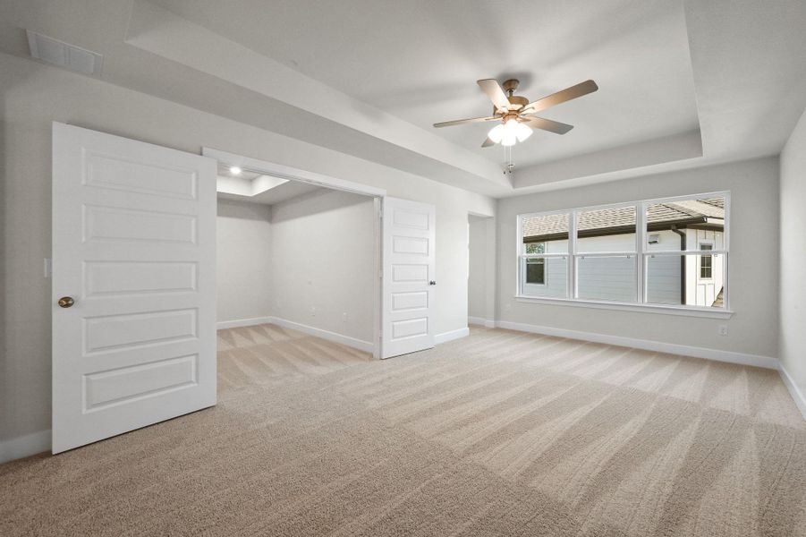 Spacious, unfurnished interior of a new home in Santa Rita Ranch, Liberty Hill (Image 26).