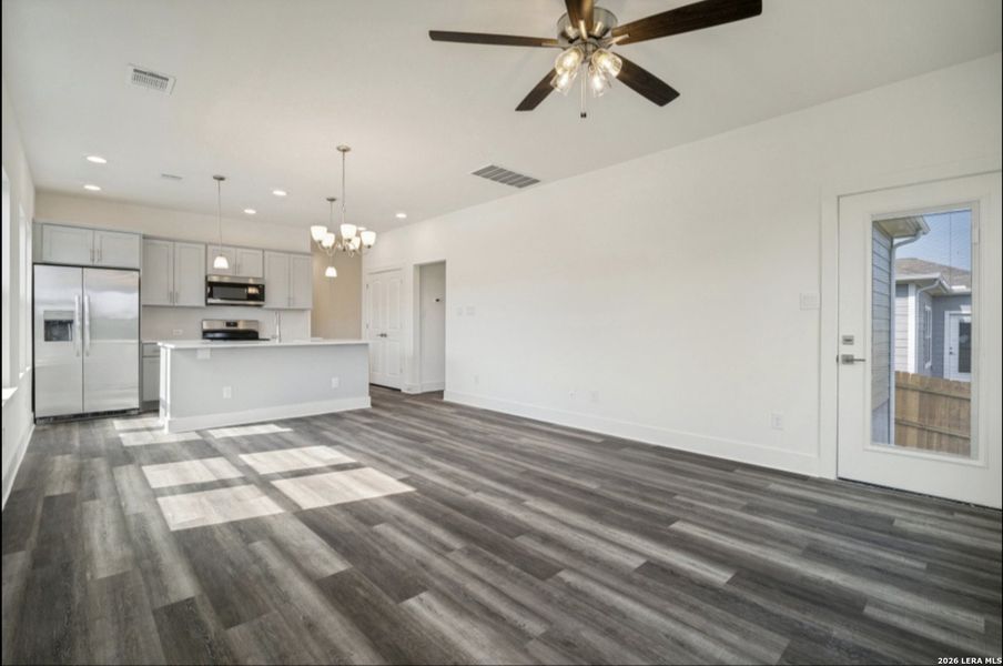 Spacious, unfurnished interior of a new home in , San Antonio (Image 15).