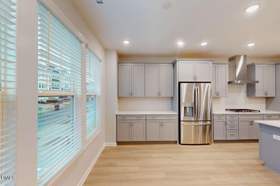 3986904_50034 3986904_50034