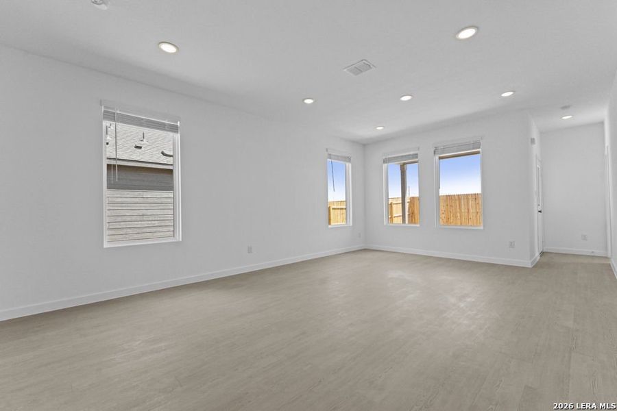Spacious, unfurnished interior of a new home in Juniper Ranch, Spring Branch (Image 12).