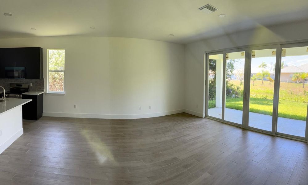 Spacious, unfurnished interior of a new home in , Rotonda West (Image 13).