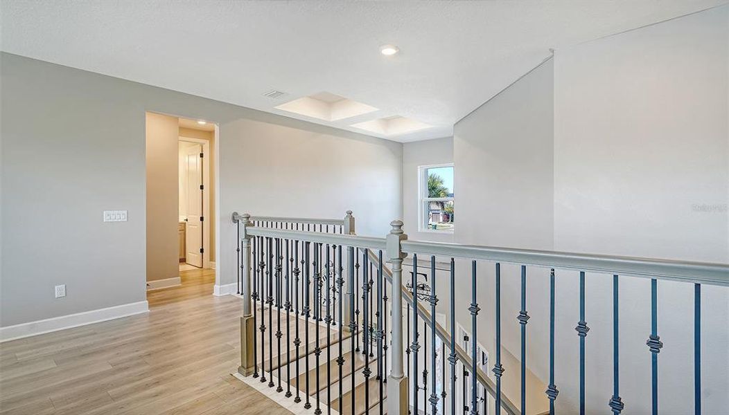 Spacious, unfurnished interior of a new home in , Sarasota (Image 21).