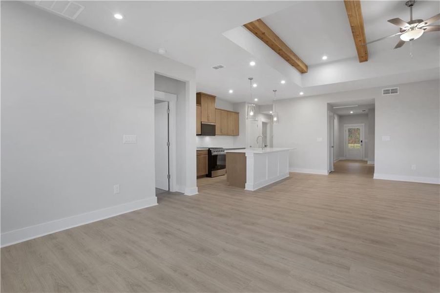 Spacious, unfurnished interior of a new home in Cambridge at Steels Bridge, Canton (Image 39).