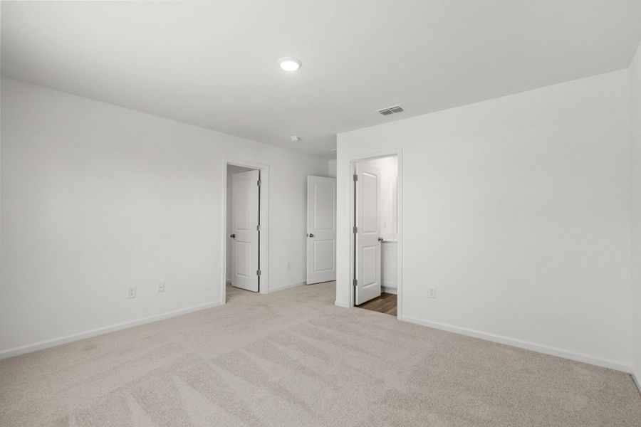 Representative unfurnished interior of a home built from the Mare by Starlight Homes in Sutton Farms, San Antonio (Image 21).
