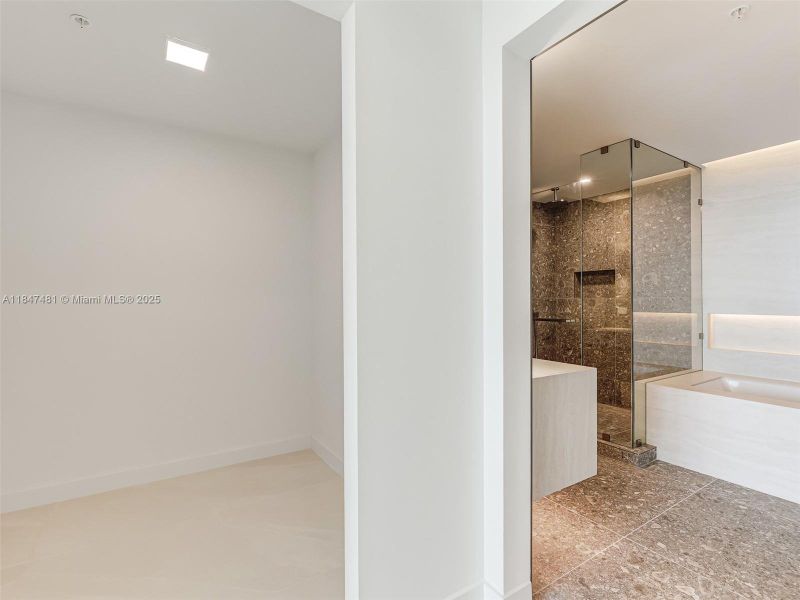 Spacious, unfurnished interior of a new home in Casamar, Pompano Beach (Image 46). Spacious, unfurnished interior of a new home in Casamar, Pompano Beach (Image 46).