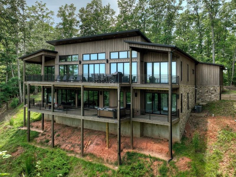 Exterior details and patio area of a home in , Blue Ridge (Image 27).