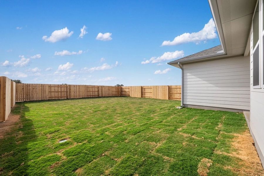 Exterior details and patio area of a home in Berry Creek Highlands, Georgetown (Image 27).