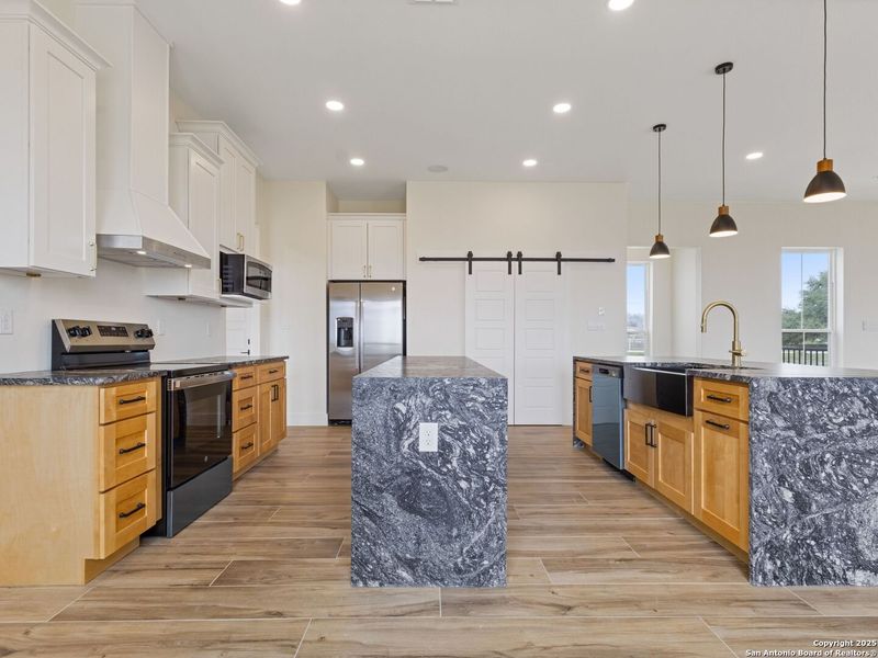 Furnished interior view inside a new home in , La Vernia (Image 14).