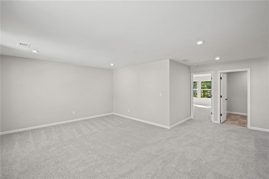 Spacious, unfurnished interior of a new home in Sage Woods, Dallas (Image 18).