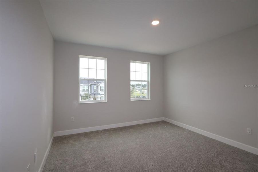 Spacious, unfurnished interior of a new home in Emerson Pointe, Apopka (Image 20).