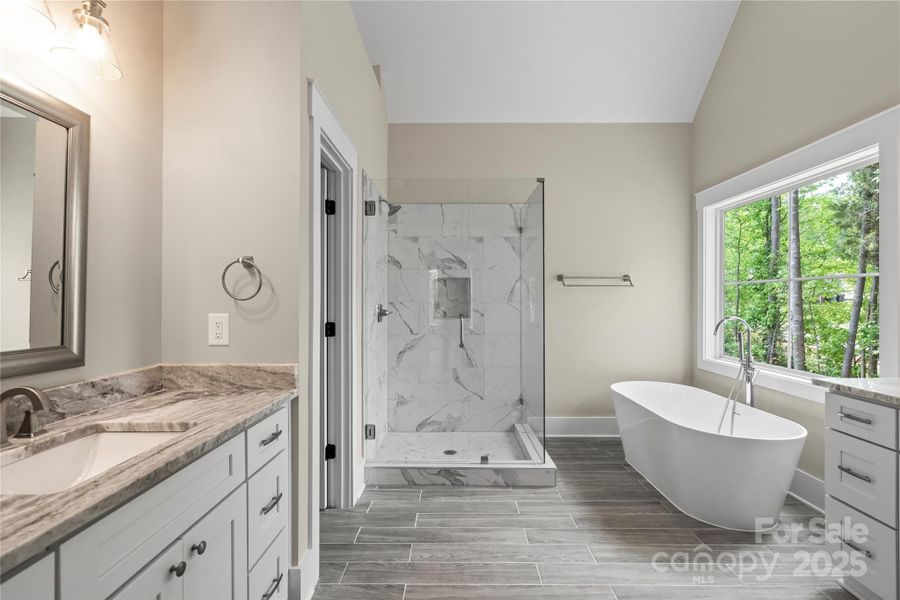 His-&-hers personal vanities His-&-hers personal vanities