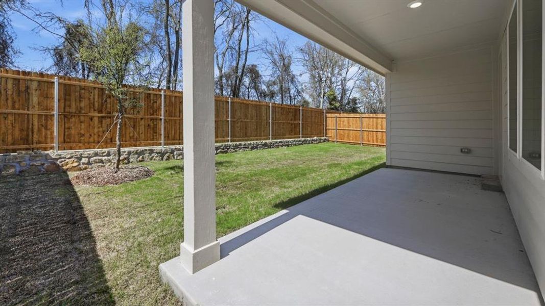 Exterior details and patio area of a home in Sweetwater Springs, Sherman (Image 22).