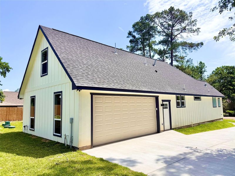 Front exterior of a new home in , Montgomery, TX, highlighting curb appeal (Image 27). Front exterior of a new home in , Montgomery, TX, highlighting curb appeal (Image 27).