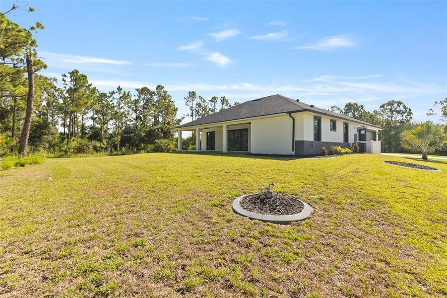 Exterior details and patio area of a home in , North Port (Image 3).